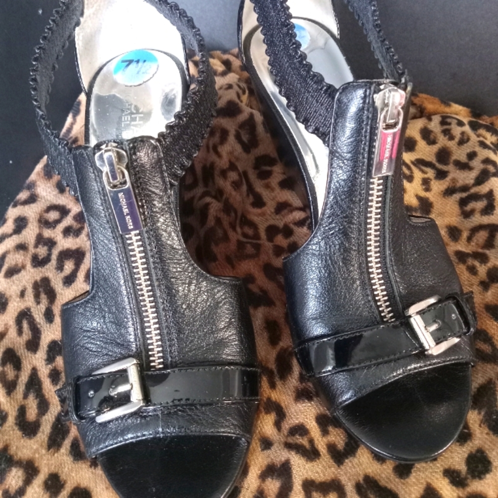 Women's Michael Kors Black w/zipper wedge heel sandal size 7.5